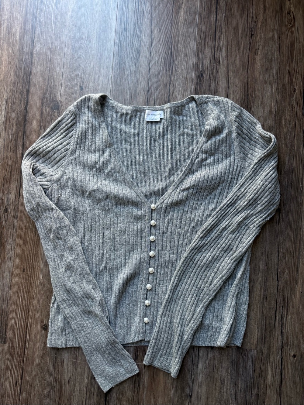 Lovers + Friends Gray Ribbed Pearl Button Cardigan Size L